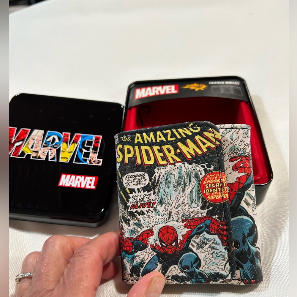 Brand new trifold MARVEL SPIDERMAN WALLET IN METAL CASE in many colors
